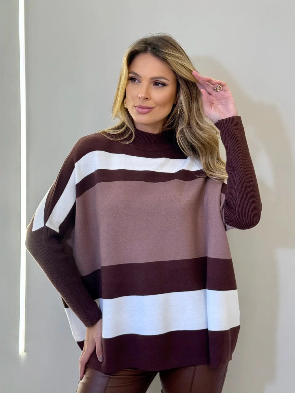 Conjunto Poncho Listrado & Calça Legging Peluciada